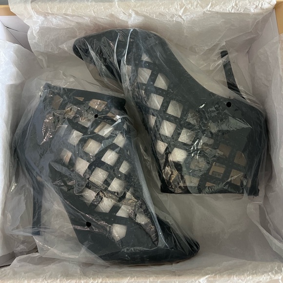 Michael Kors Yvonne Open Toe Bootie Black Suede Size 7M - Picture 13 of 16